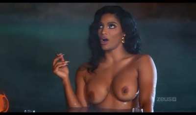 Joseline Hernandez @joseline butt ass naked in pool