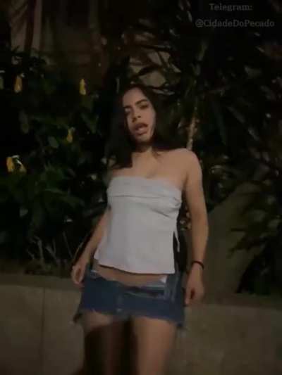 Slutty brunette
