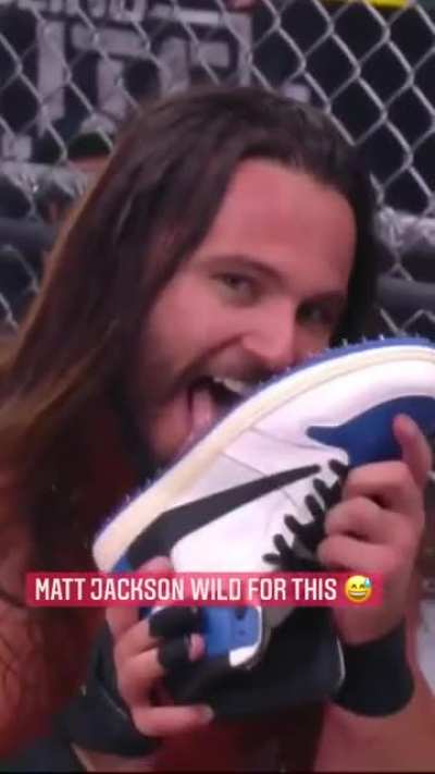 Matt Jackson licking his Air Jordan 1&rsquo;s