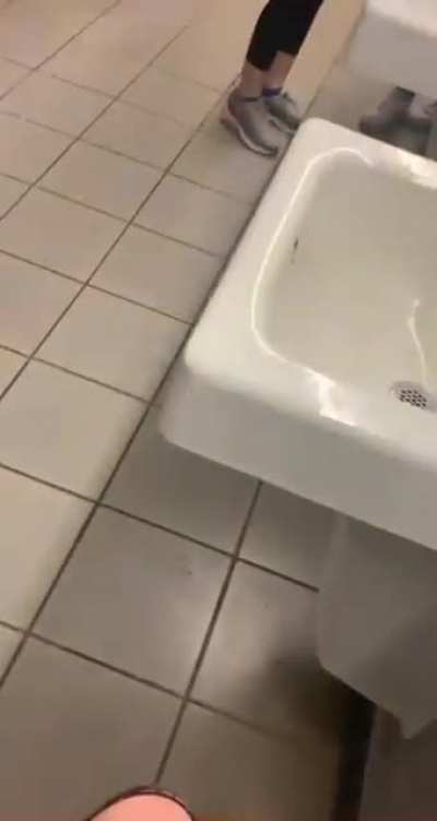 Can&rsquo;t fight for shit.