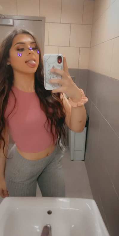 Alivia