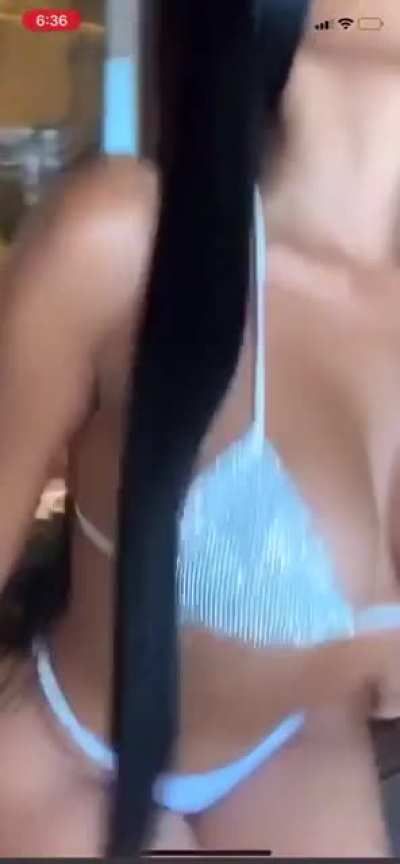 😈