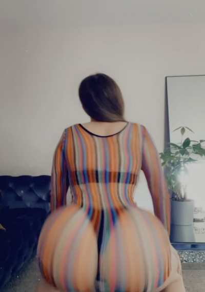 Staring at your dress cus it&rsquo;s see through