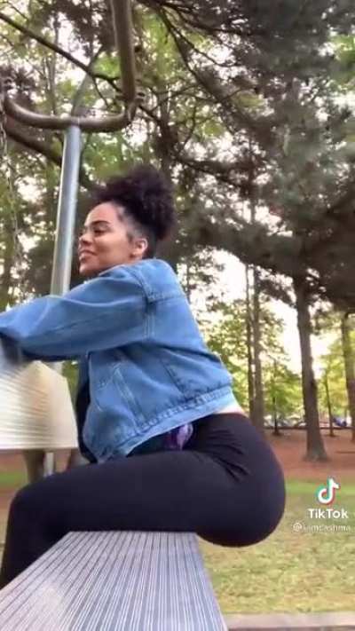 That thing drippin 😩🍑