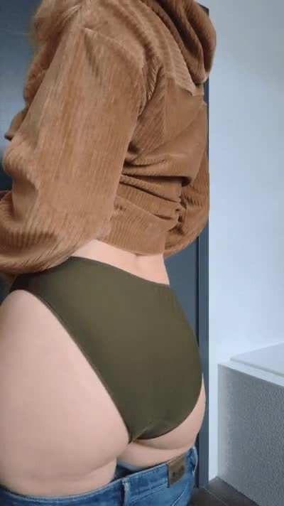 Just another Mom-day [F]