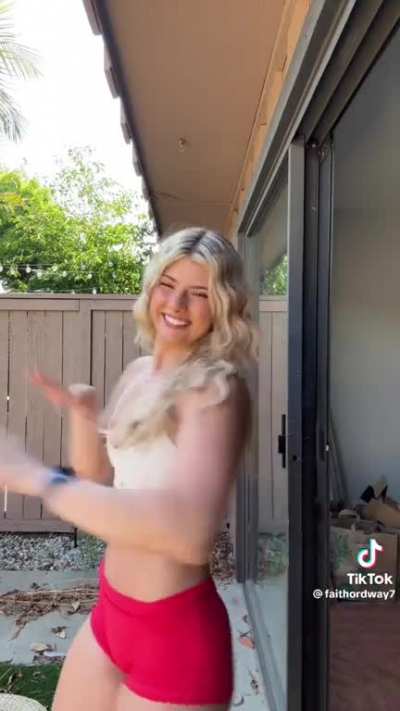 Love the way she moves