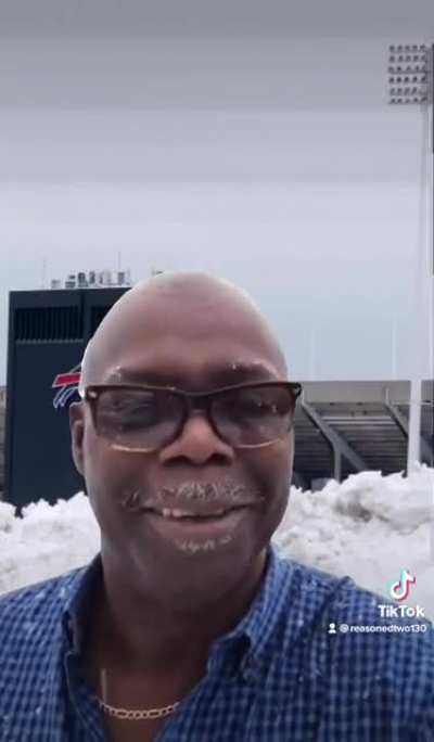 Its gunna be 5&deg;F with a windchill tonight, Bills bros stay warm!