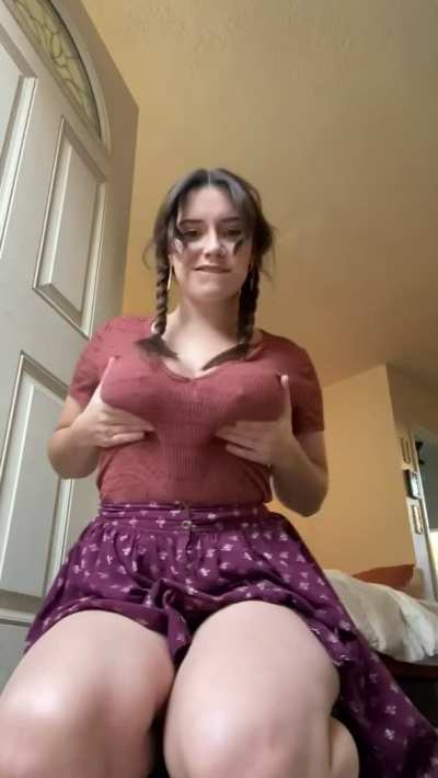 do you think i can pull off goin&rsquo; braless? (reveal)