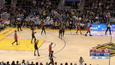 [Highlight] Curry answers the Blazers run with back-to-back triples from the same spot