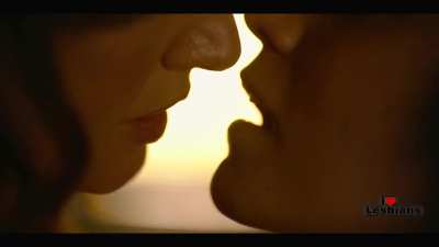 Jennifer Beals &amp;amp; Sepideh Moafi (The L Word: Generation Q - s02e02) *NO MUSIC*