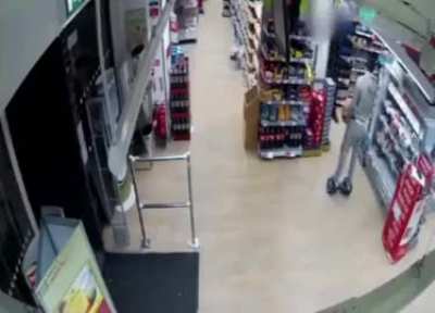 🕴  🚶&zwj;♂️🚶&zwj;♂️