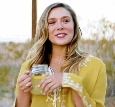 Meeting the new hippie neighbors&hellip; [Elizabeth Olsen]