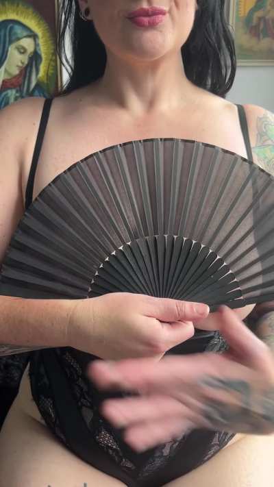 The Kiwi goth you've been searching for