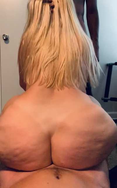 Slo-Mo Ass Jiggles