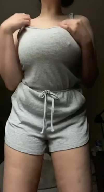This outfit comes off so easily (drop)