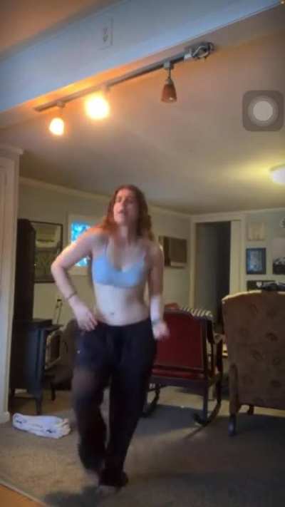 Jiggly dance