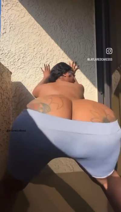 Laylared Twerking