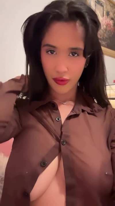 Look tits!