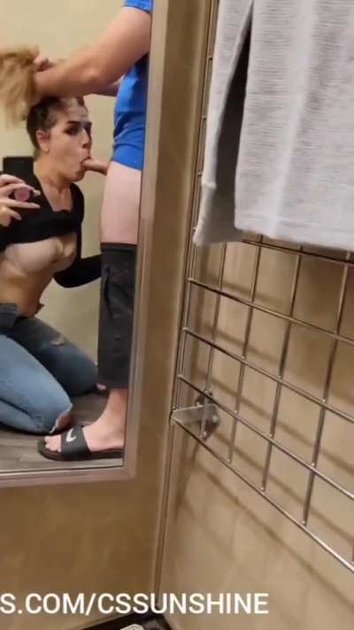 Chrissy Sunshine dressing room