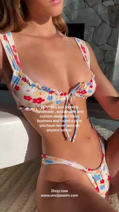 Floral bikini slomo..because reasons.. (" ,)