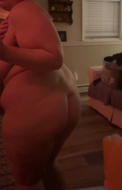 Don&rsquo;t you wanna bend me over and breed me like a proper cow?🐄