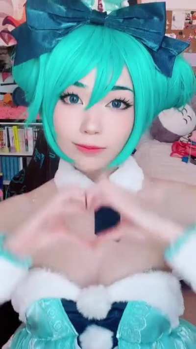 Emiru bunny miku