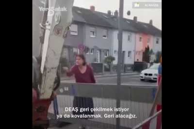 This crazy woman talks like your avarage redditor.