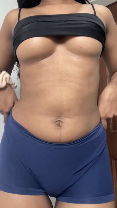 Underboob tease for today