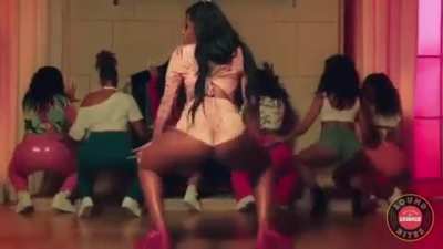 all dat azz 🤤