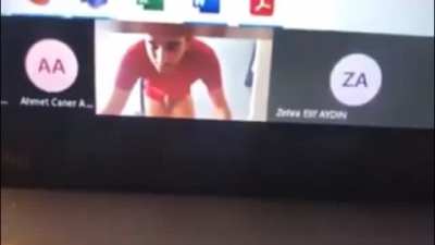 Online Derste 31 &Ccedil;ekerken Yakalanan &Ouml;ğrenci NSFW