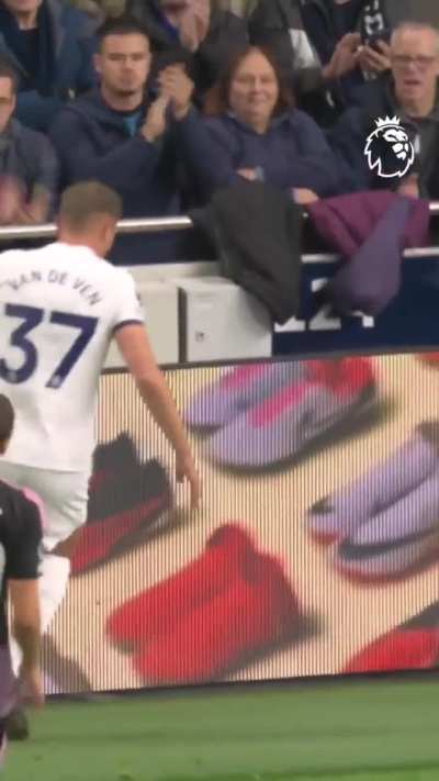 "Micky Van de Ven" being rapid. (official PL post)