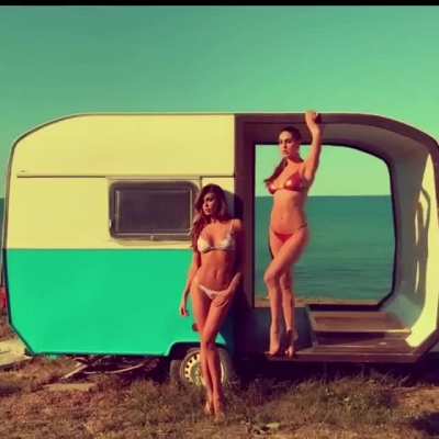 Belen &amp;amp; Cecilia Rodriguez &ndash; Me Fui Bikini (2015)
