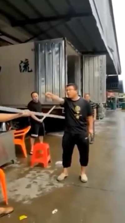 Overpowering a guy threatening with a knife