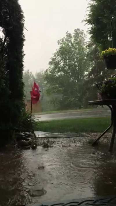 It&rsquo;s raining a little bit
