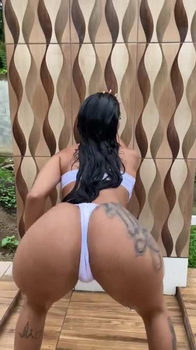 @laaismiranda_