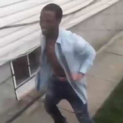 *Ljoga tentando se defender no Among* Cellbit e Calango: