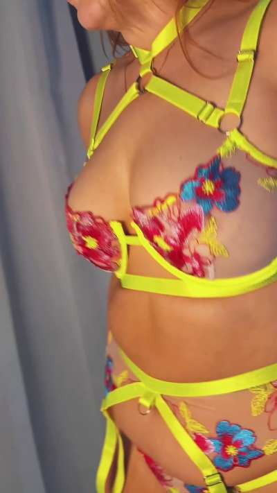 This neon (f)loral outfit ok with the red hair?