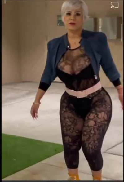 La chula model esperando a que saque ese v&iacute;deo culiando