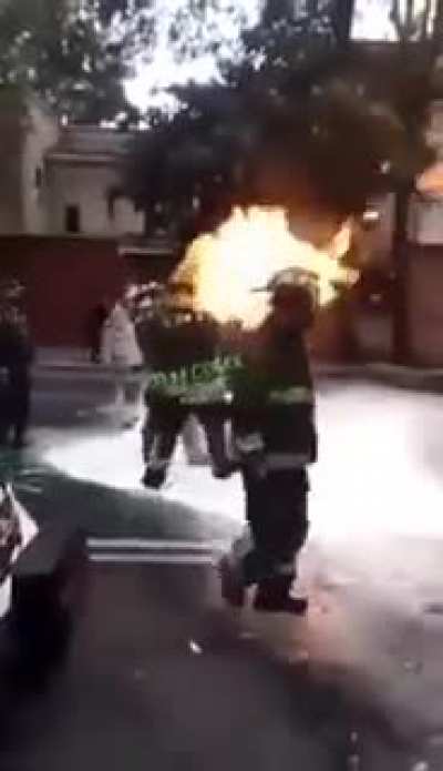 Así se juegan la vida los bomberos todos los días, ocurrió en CDMX