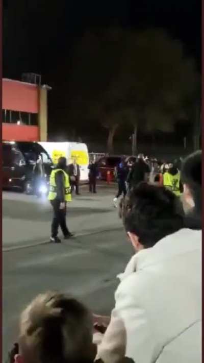 Rashford sticks the middle finger up to Man United supporters heckling him after the Athletico Madrid match