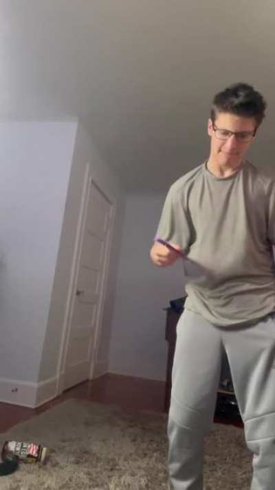Someone posted themselves flipping a butterfly knife and you all liked it so here&rsquo;s my flipping :)
