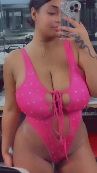 Big Tits Insta
