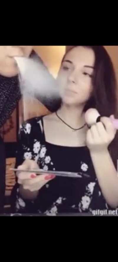 si much makeup