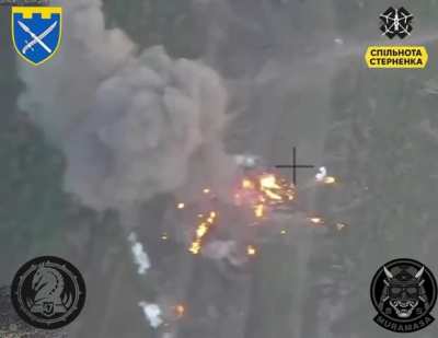 FPV pilots of the drone unit "MURAMASA" of the Ukrainian 109th Territorial Defense Brigade attack a Russian 2S1 "Gvozdika" 122-mm self-propelled howitzer and a UAZ SUV "Hunter". 