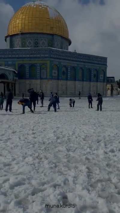 Beautiful Quds in the snow, video credit to Muna El Kurd (song: Fairouz - Sana an Sana)
