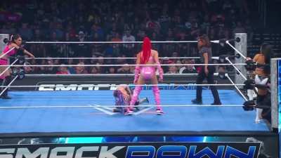 Tonight On WWE Friday Night SmackDown: Giulia &amp;amp; Kiana James vs Michin &amp;amp; B-Fab