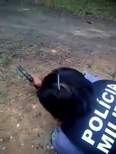 Voc&ecirc; n&atilde;o pode ter uma arma pois esta pessoa garantir&aacute; sua prote&ccedil;&atilde;o!