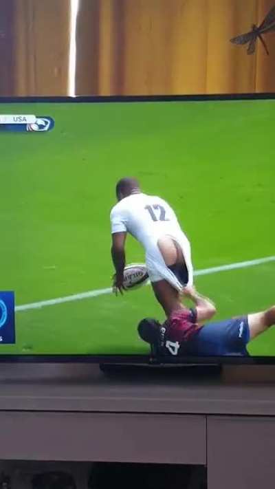 Very cheeky try in the England vs USA rugby match today