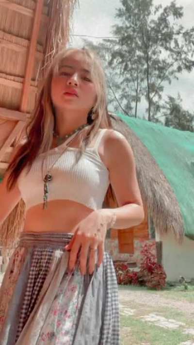 Ella Cruz