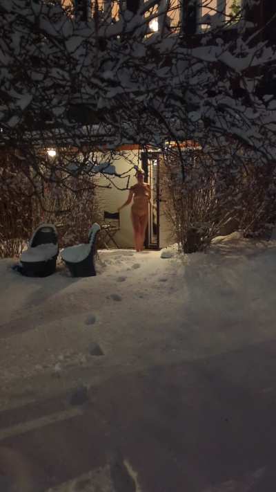 Sauna + snow = &amp;lt;3